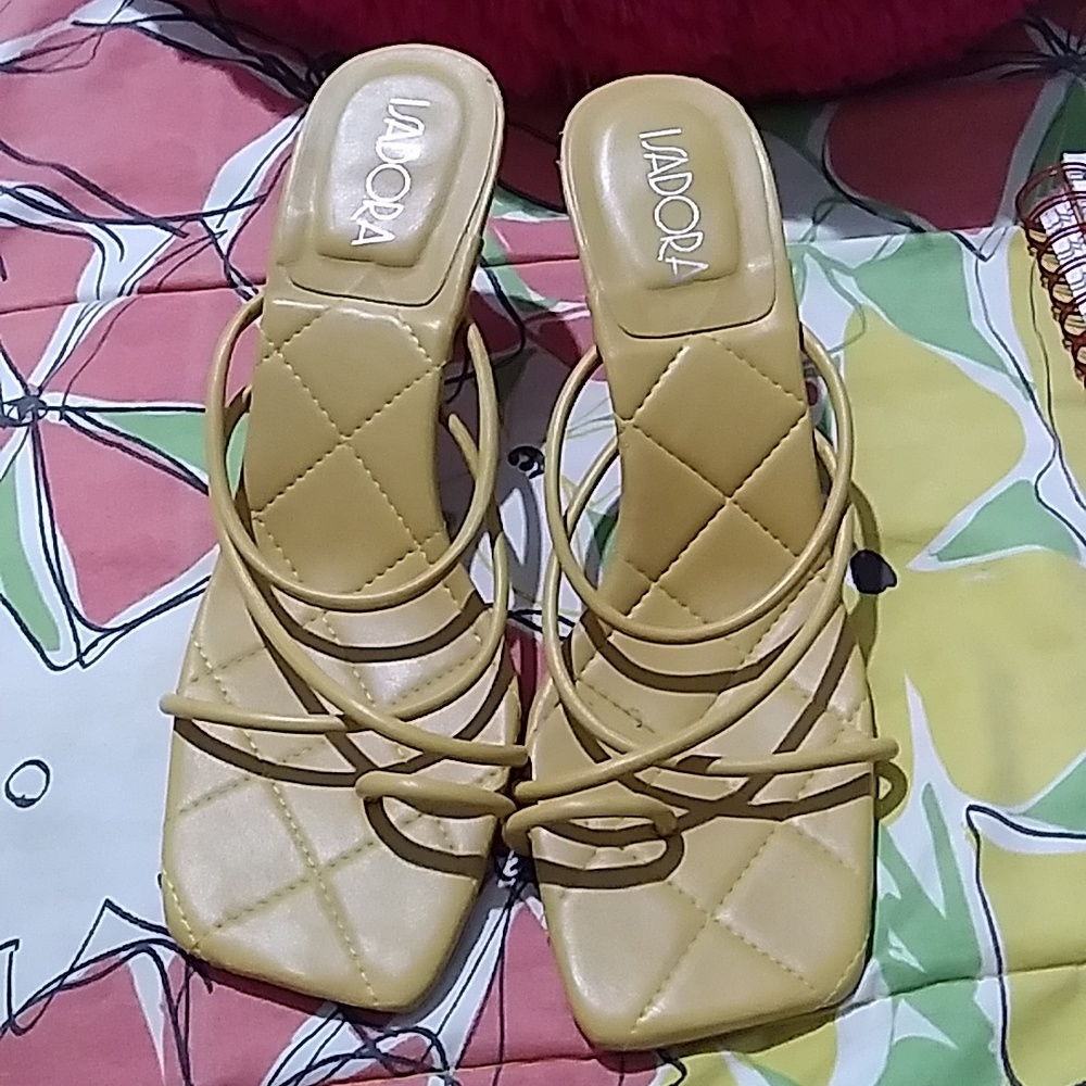 Isadora sandals heels